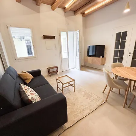 Mazzini Apartament *
